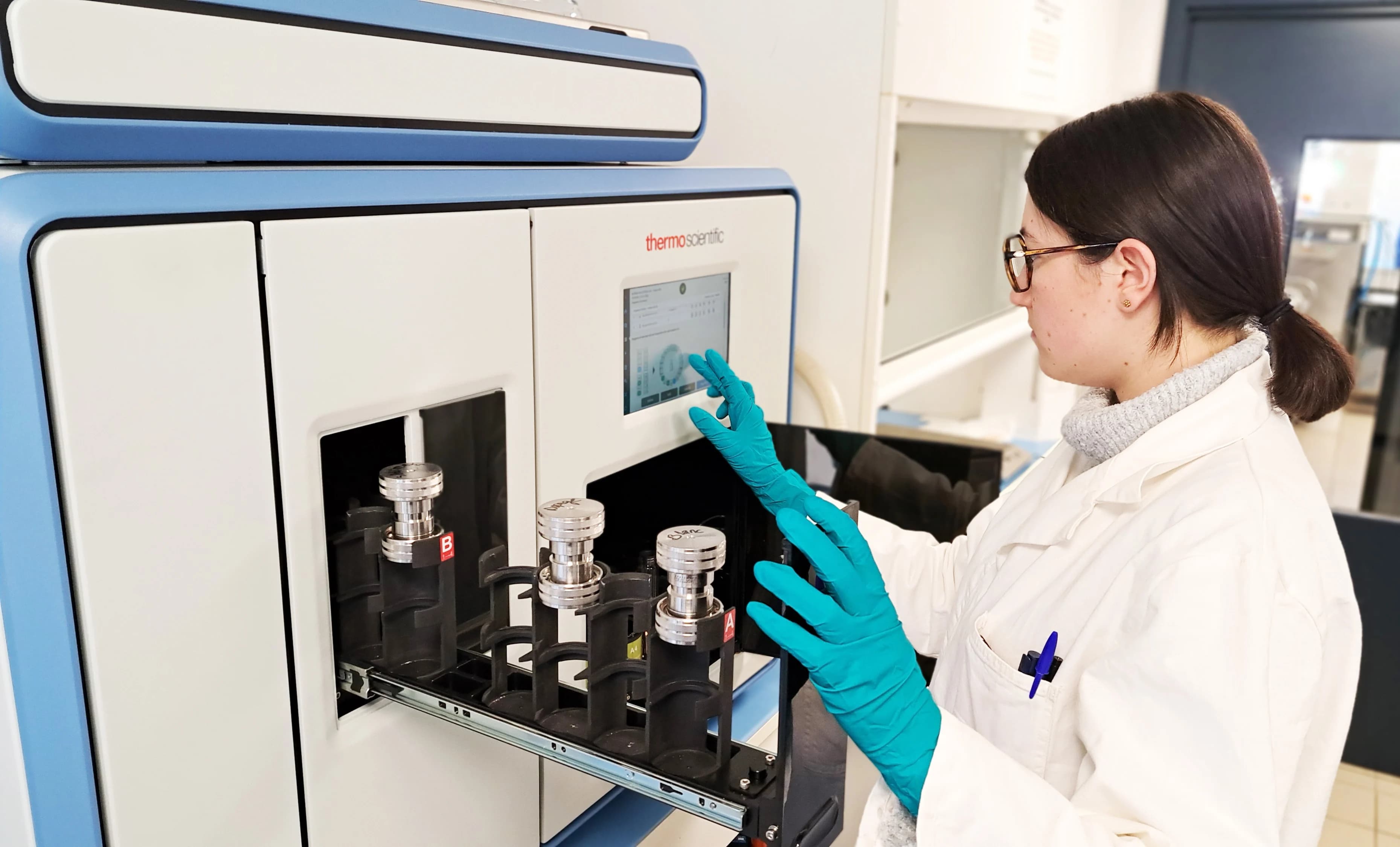 Laboratory pollutant analysis
